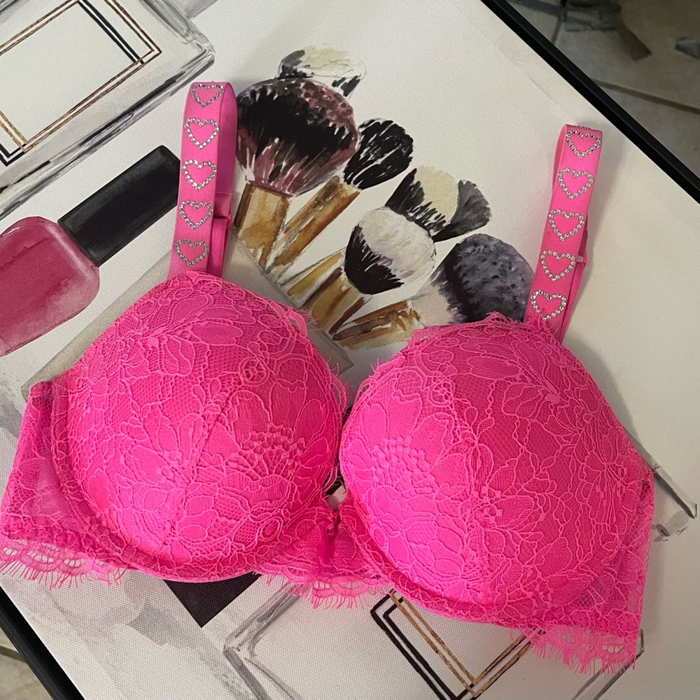 Victoria’s Secret Very Sexy push-up bra
